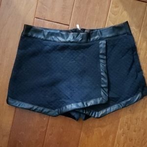 Black skorts